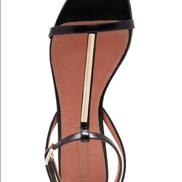 Hugo Boss Staple Sandal T-Strap Sandal flats SZ 8 - Picture 5 of 8